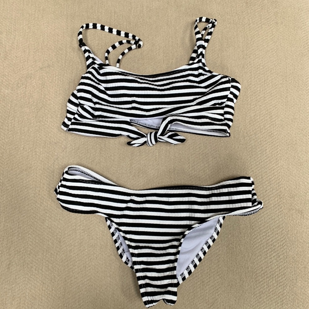 Xhilaration two piece bikini set. Size Small